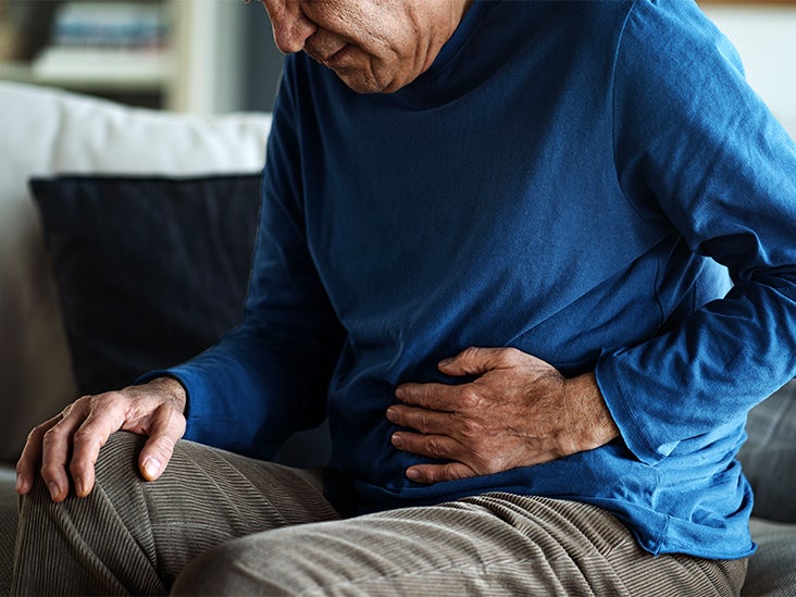 Upper left abdominal pain under ribs 10 causes